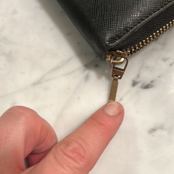 Tory Burch black wallet - Picture 3 of 3